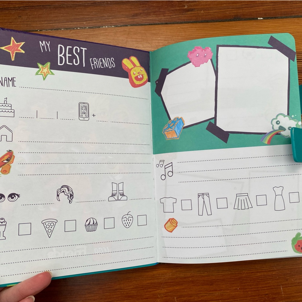 LEGO Friends Notebook - Picture 3 of 5